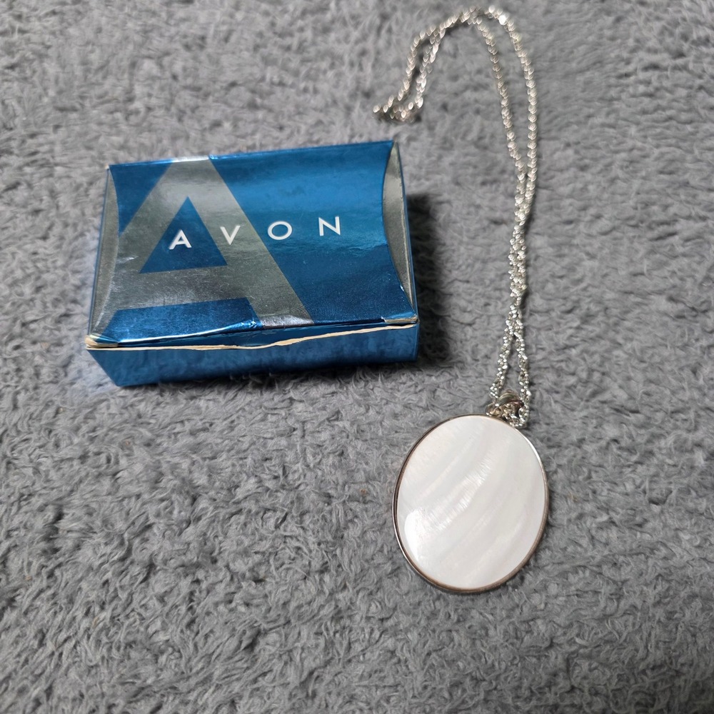 Avon Womens Pendant Necklace Silver White Reversible Mother of Pearl Filigree